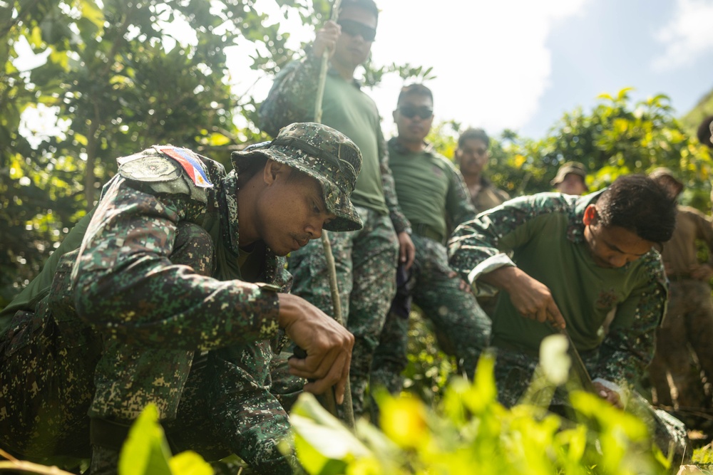 Balikatan 25: 3d LCT Conducts Bilateral Jungle Survival Training with Philippine Marines during MKTSO