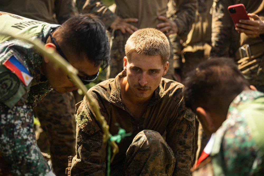 Balikatan 25: 3d LCT Conducts Bilateral Jungle Survival Training with Philippine Marines during MKTSO
