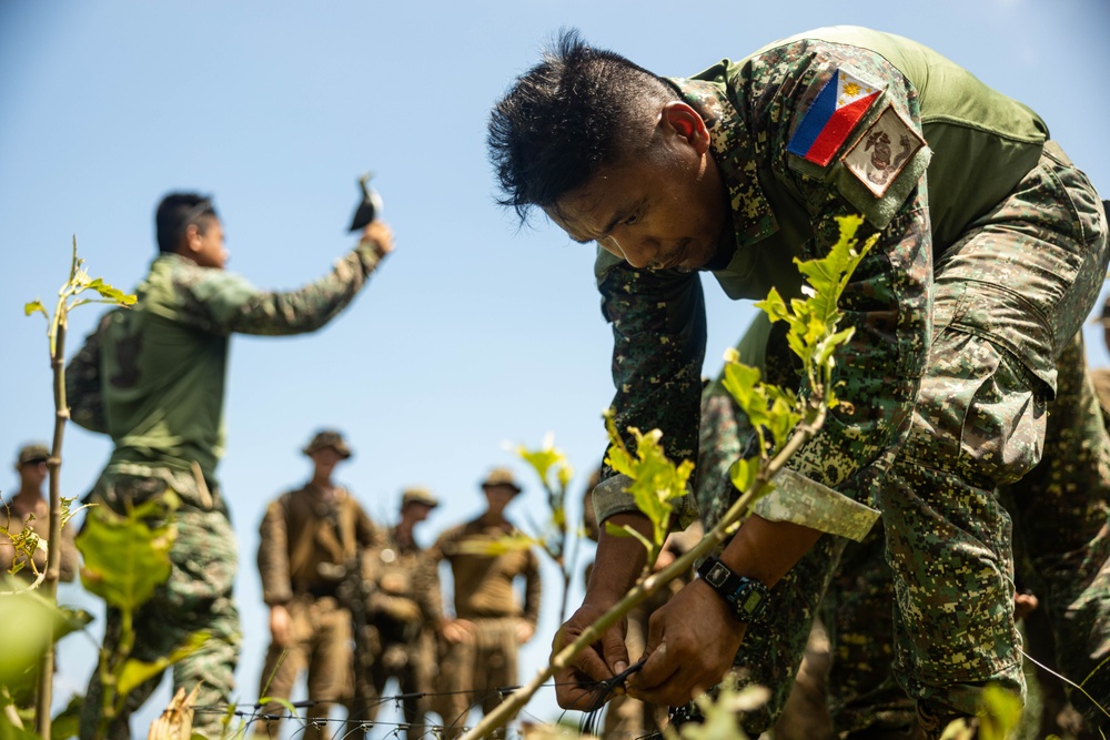 Balikatan 25: 3d LCT Conducts Bilateral Jungle Survival Training with Philippine Marines during MKTSO
