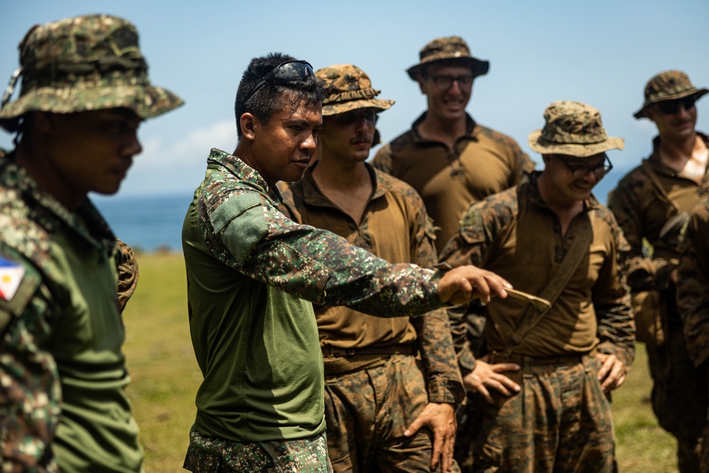 Balikatan 25: 3d LCT Conducts Bilateral Jungle Survival Training with Philippine Marines during MKTSO