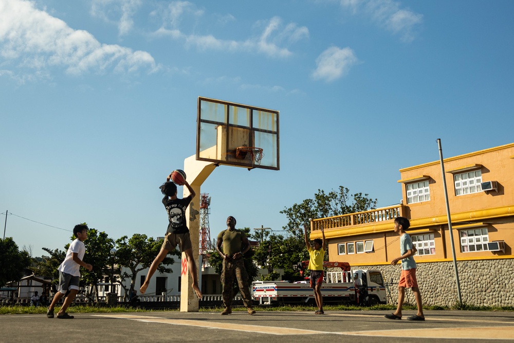 Balikatan 25: 3d LCT Plays Basketball with Local Children during MKTSO