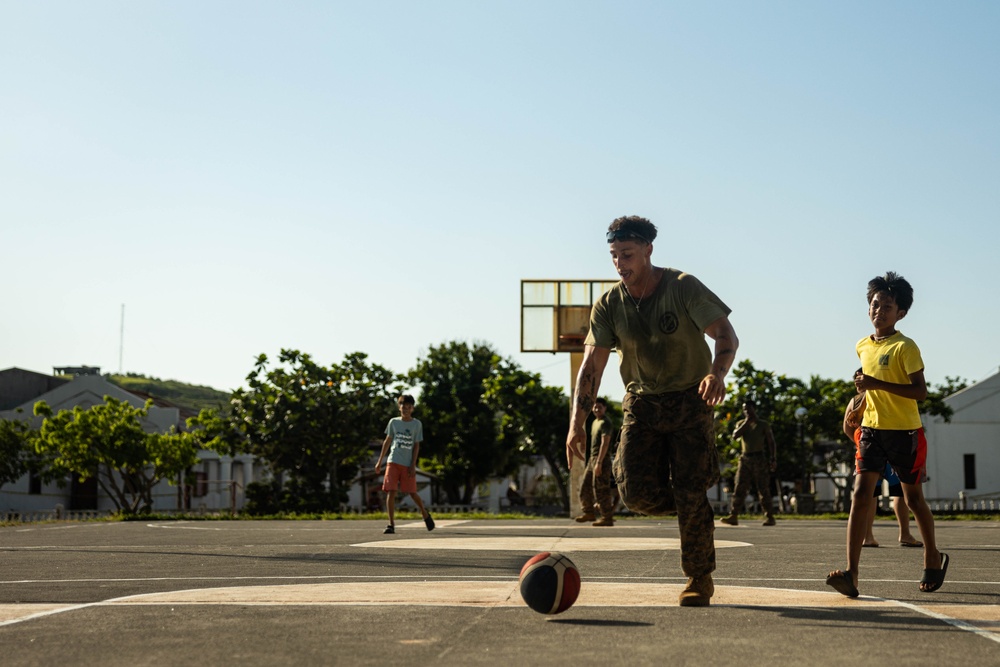 Balikatan 25: 3d LCT Plays Basketball with Local Children during MKTSO