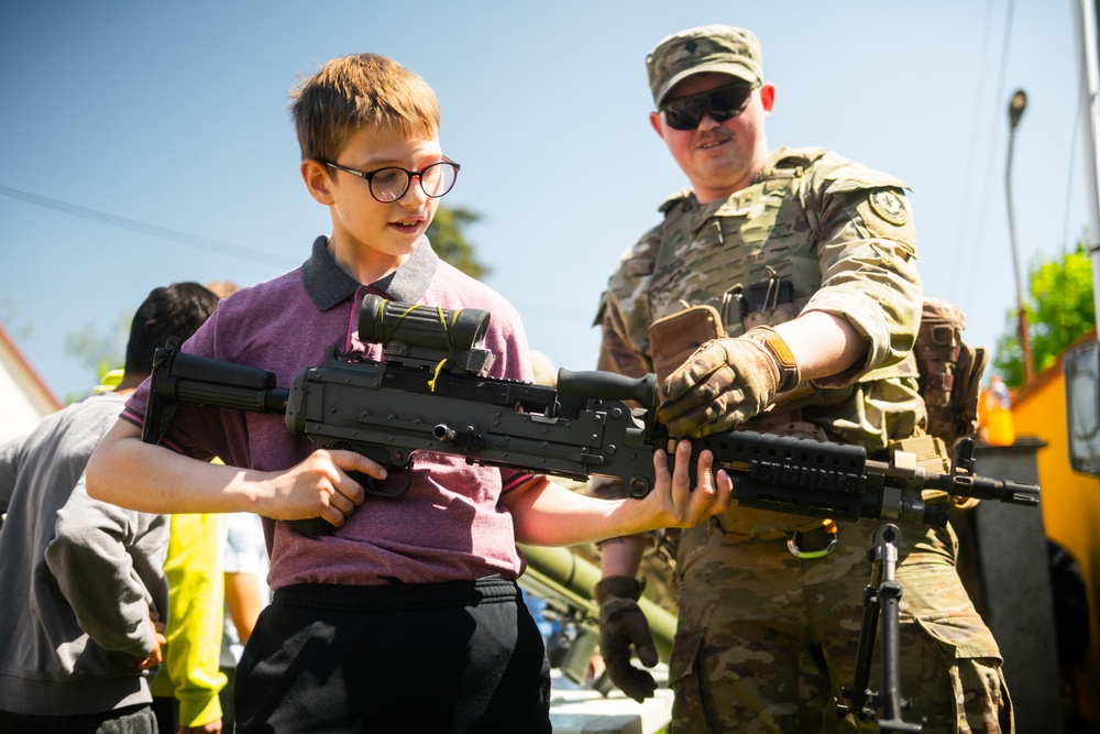 Operation Cowboy: U.S. Soldiers, German &amp; Czech communities hold festival to commemorate unique WWII battle