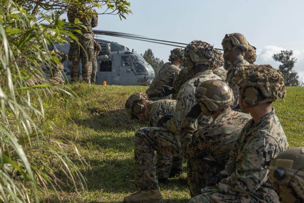31st MEU conducts Aerial Fast Rope Training for MEUEX