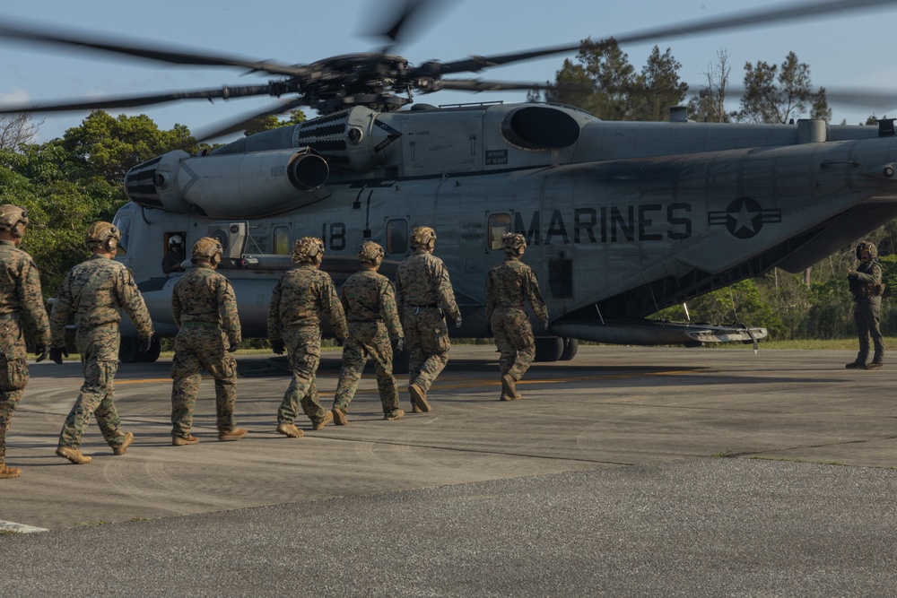 31st MEU conducts Aerial Fast Rope Training for MEUEX