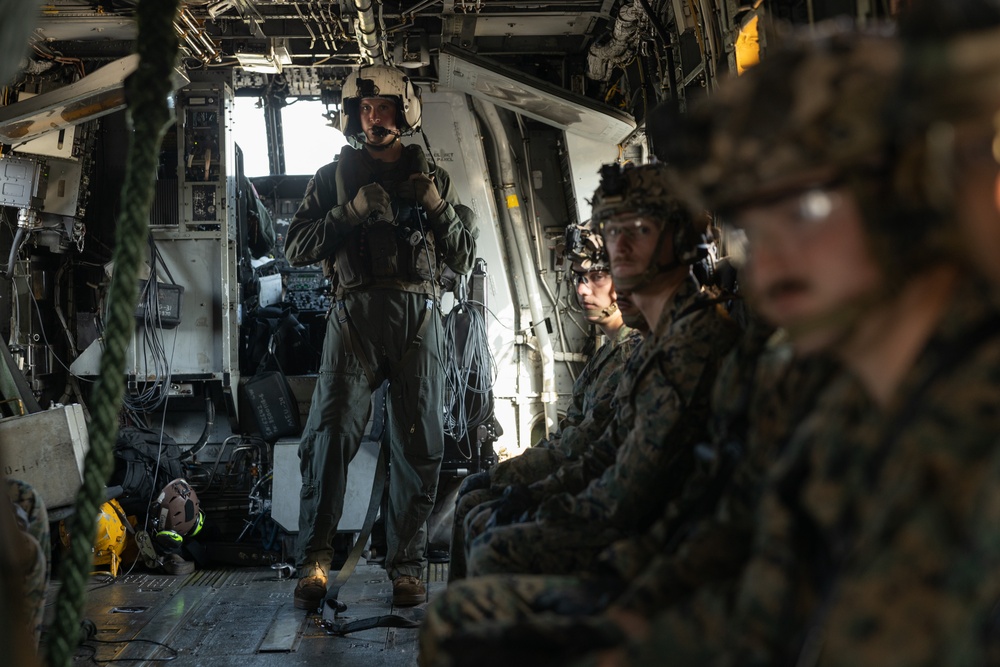 31st MEU conducts Aerial Fast Rope Training for MEUEX