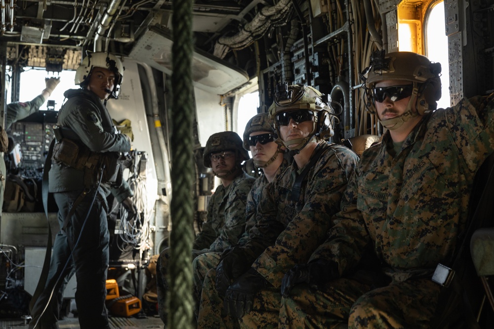 31st MEU conducts Aerial Fast Rope Training for MEUEX