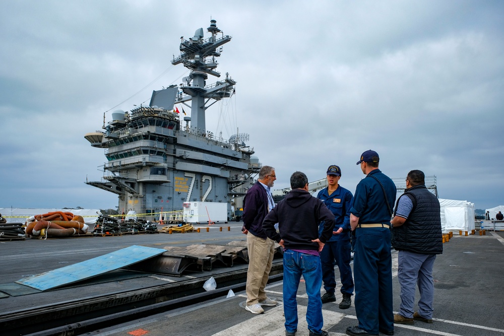 Educators Orientation Visit Aboard USS Abraham Lincoln (CVN 72)