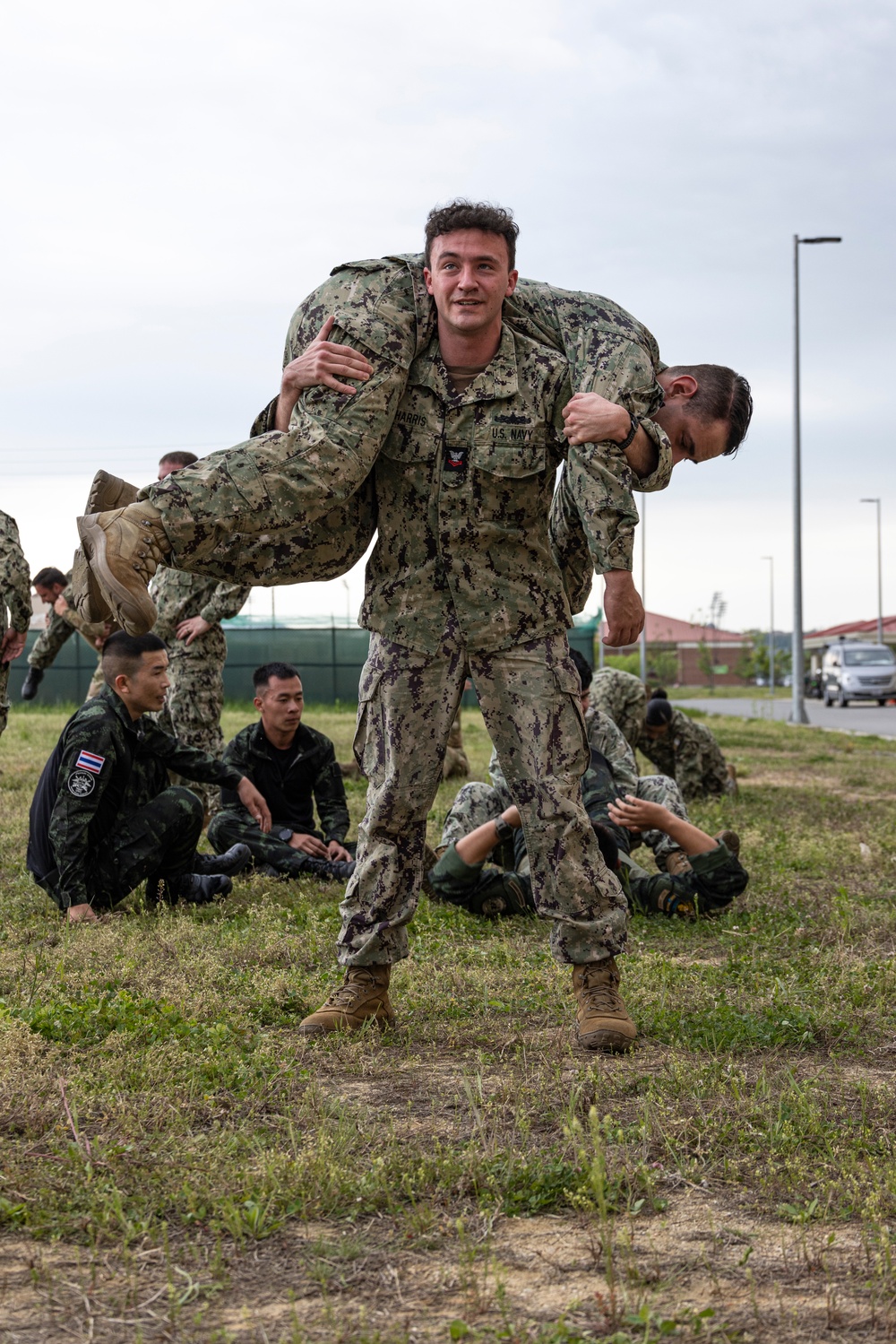 CNFK Sailors participate in MCMAP training