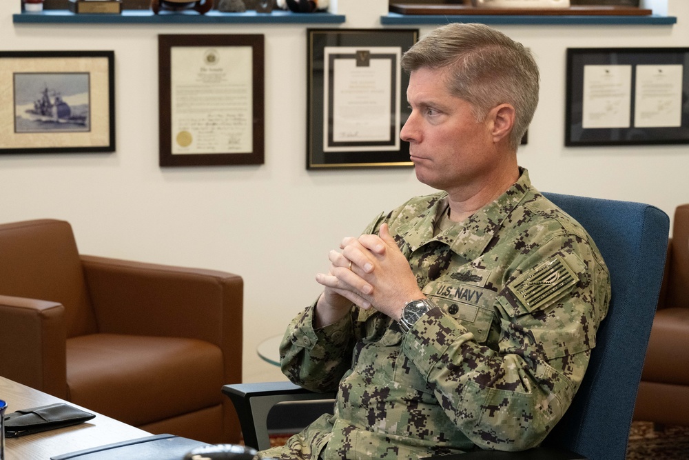 Surface warfare director visits NAVSUP
