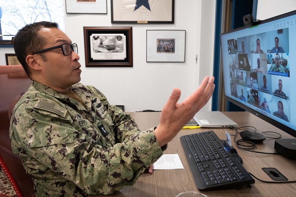 NAVSUP commander speaks with CIVINS scholars