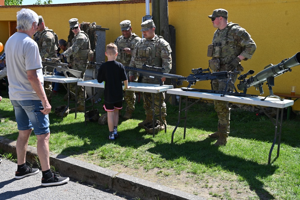 Operation Cowboy: 2CR Soldiers Showcase a Static Weapons Display