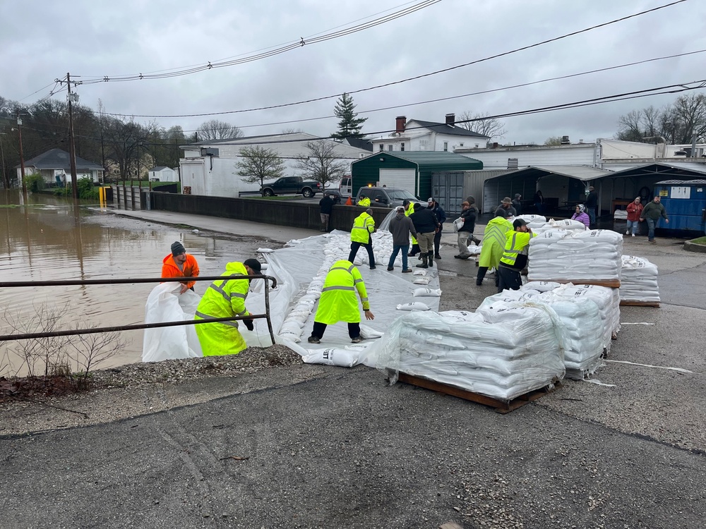 USACE Levee Safety partners with local sponsors to brace for historic flooding