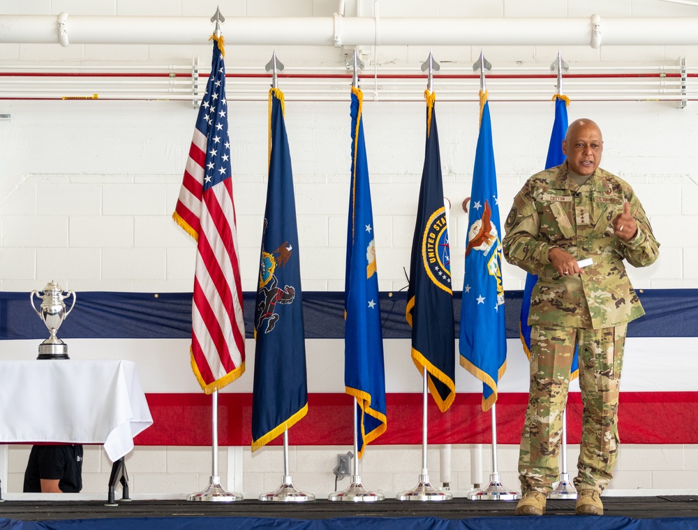 Pa. National Guard’s 171st ARW awarded the Omaha Trophy