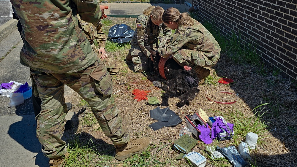South Carolina Army National Guard aviation unit conducts K9 medical training with Richland County Sheriff Department
