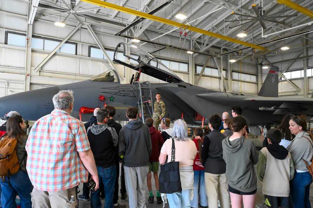 104th Fighter Wing hosts base tours for its communities