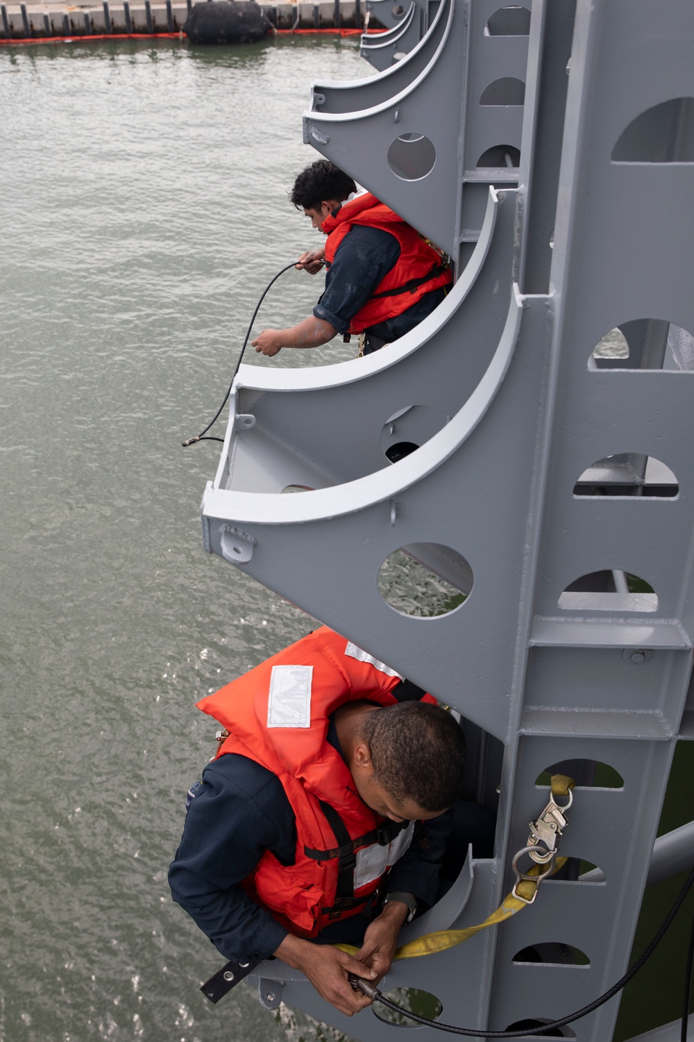Kearsarge Conducts Daily Operations