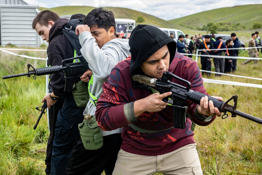 CLEAR!: Recruit Sustainment Program Warriors learn basic Soldier skills