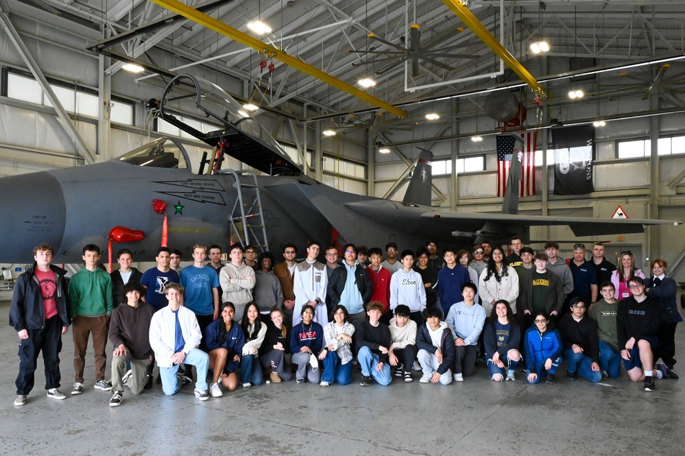 104th Fighter Wing hosts base tours for its communities