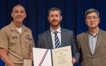 Carderock Division Honors Outstanding Employees at Annual Command Award Ceremony