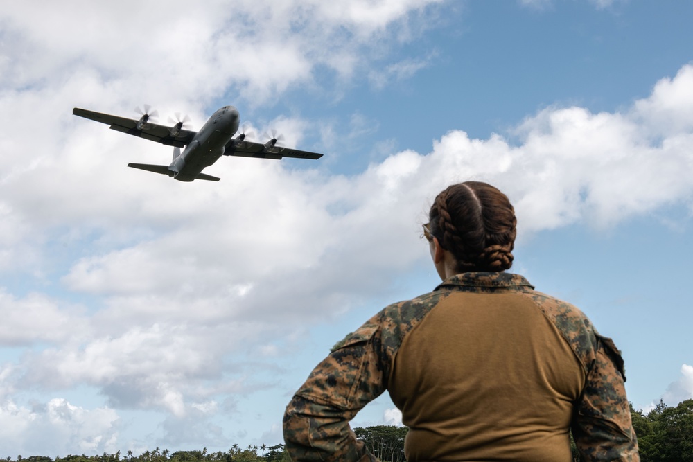 MRF-D 25.3: U.S. service members receive an air delivery