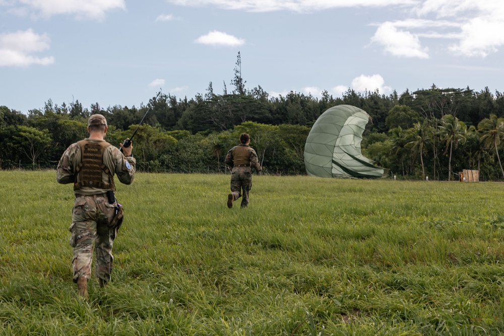 MRF-D 25.3: U.S. service members receive an air delivery