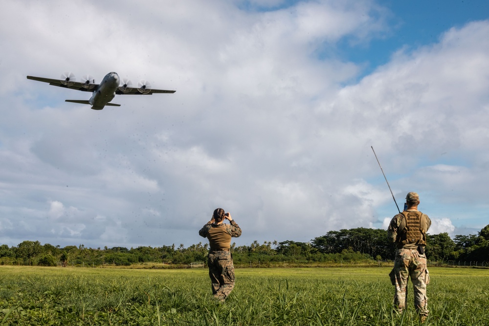 MRF-D 25.3: U.S. service members receive an air delivery