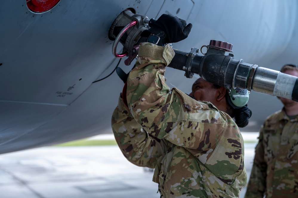 Project Carabao: Wet-Wing Refueling