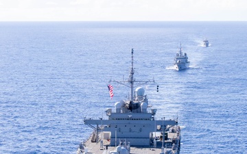 USS Blue Ridge (LCC 19), Vendémiaire (F-734) and Auguste Bénébig (P779) sail in formation during Exercise Croix du Sud