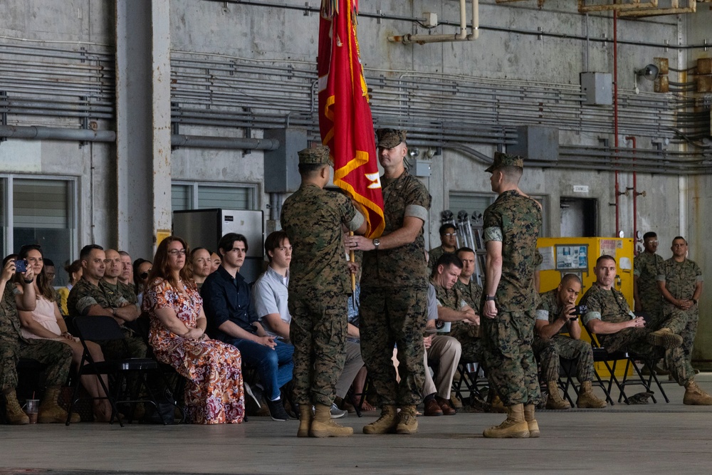 VMM-262 holds change of command ceremony