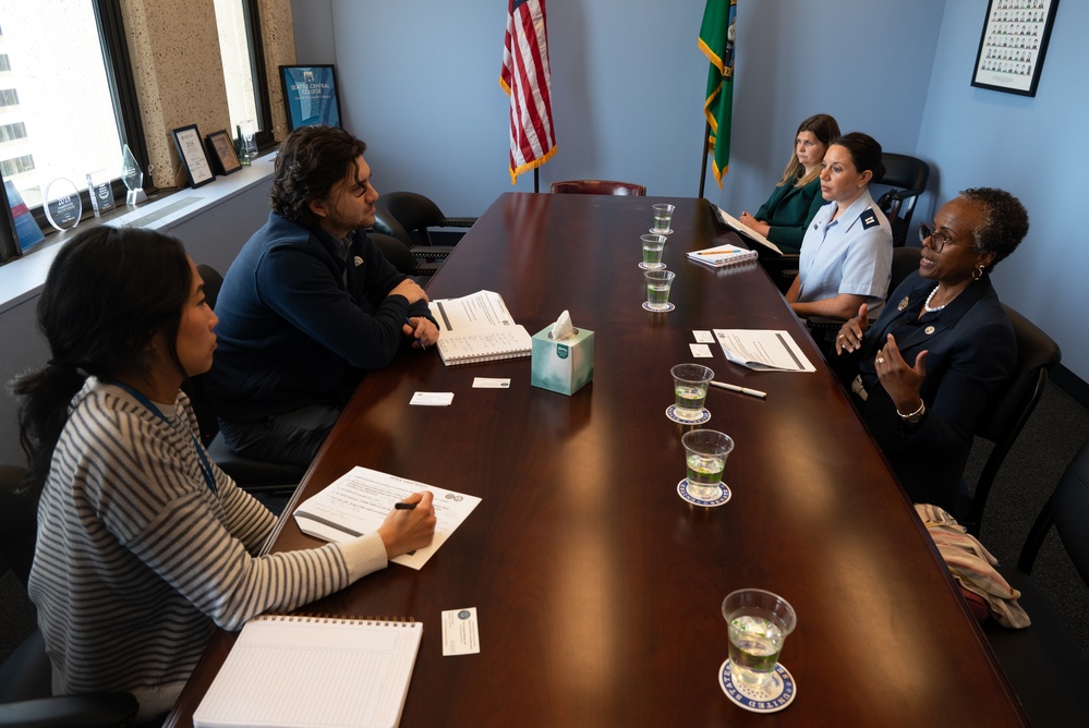 DPAA Principal Deputy Director visits Washington State VA staff