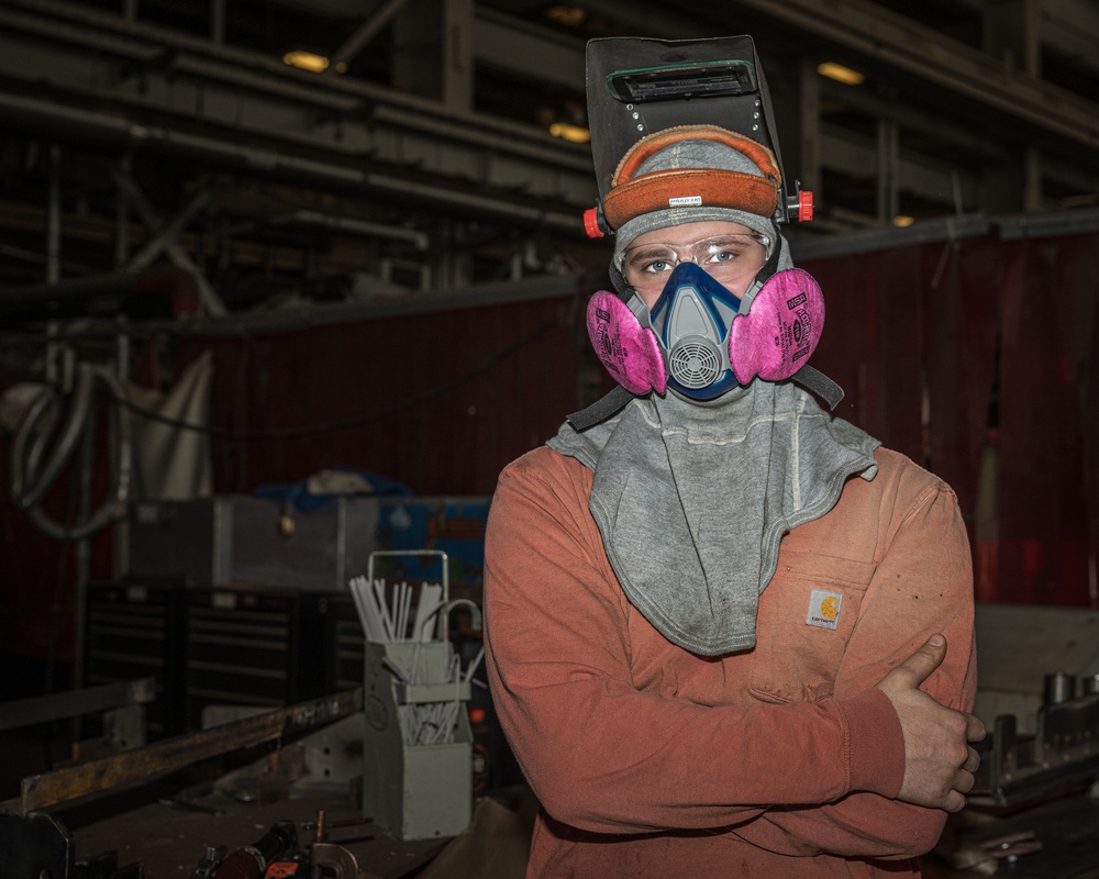 Faces of Readiness: Portsmouth Naval Shipyard Workers Powering the Navy's Lethal Submarine Fleet