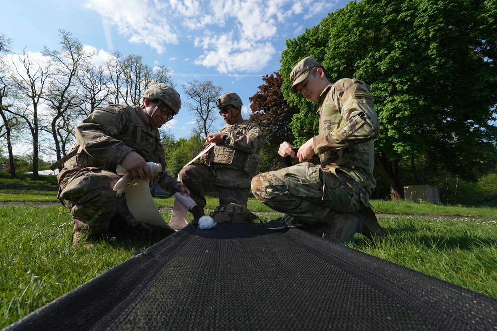 U.S. and Polish Forces Strengthen Shared understanding During Joint Combat Lifesaver Training in Poland