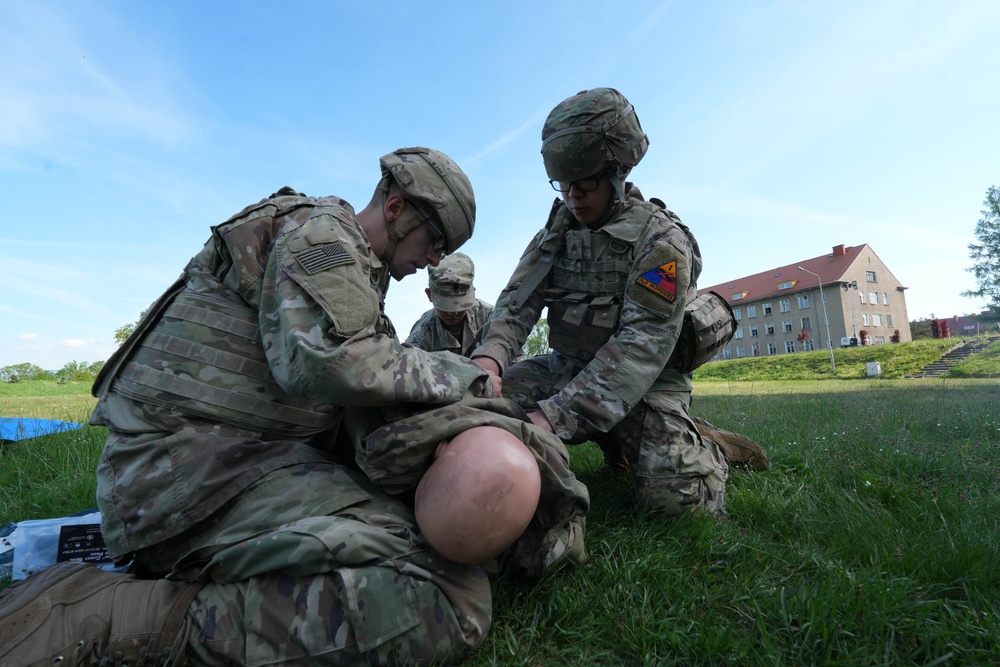 U.S. and Polish Forces Strengthen Shared understanding During Joint Combat Lifesaver Training in Poland