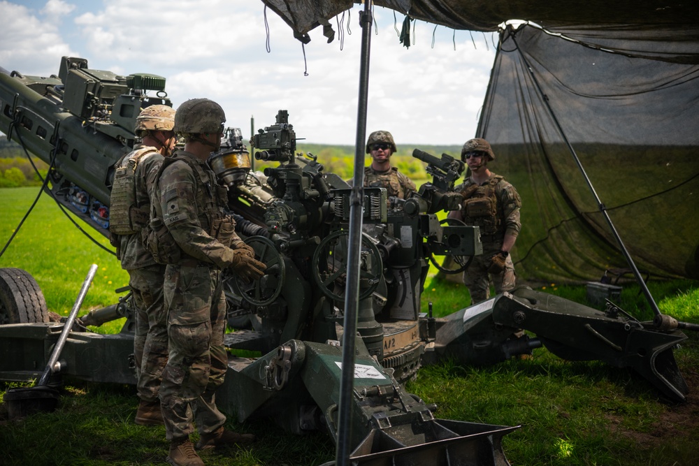 U.S. Army artillery sections certify in fire support and field artillery