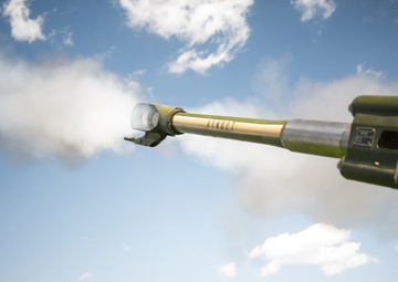 U.S. Army artillery sections certify in fire support and field artillery