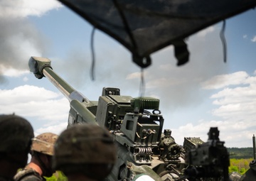 U.S. Army artillery sections certify in fire support and field artillery