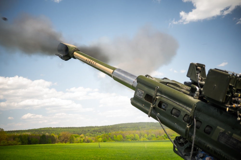 U.S. Army artillery sections certify in fire support and field artillery