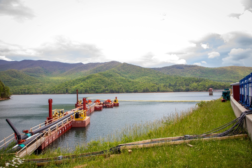 Temporary water treatment facility at Burnett reservoir