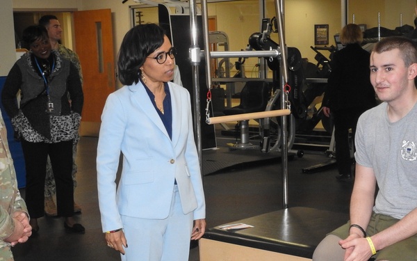 Senator Alsobrooks gets firsthand look at Walter Reed’s advanced care