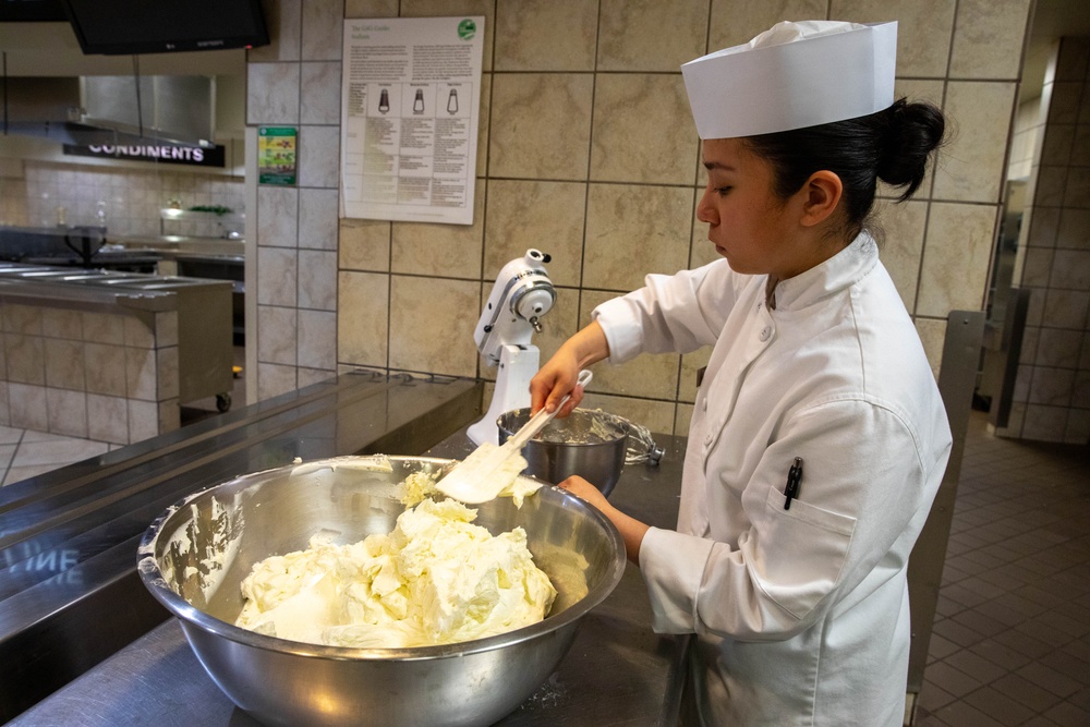 Culinary Specialists Prepare for Army Birthday Cake Competition