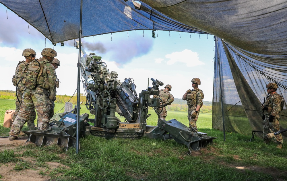 2CR Soldiers conduct Table VI qualification on an M777A2 medium towed Howitzer
