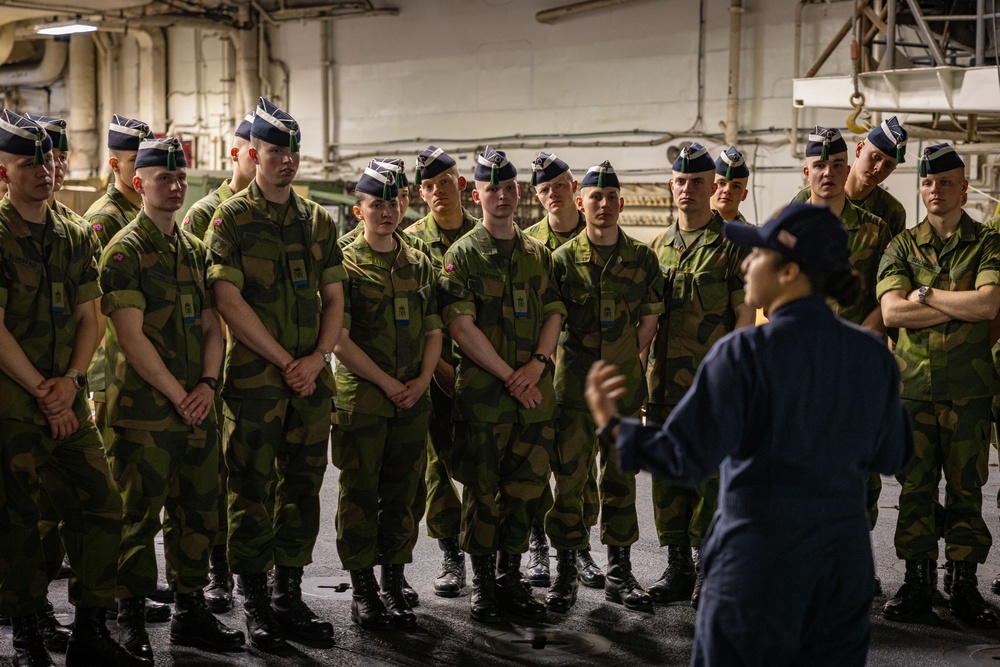 His Majesty The King’s Guard 3rd Company Tours USS Iwo Jima