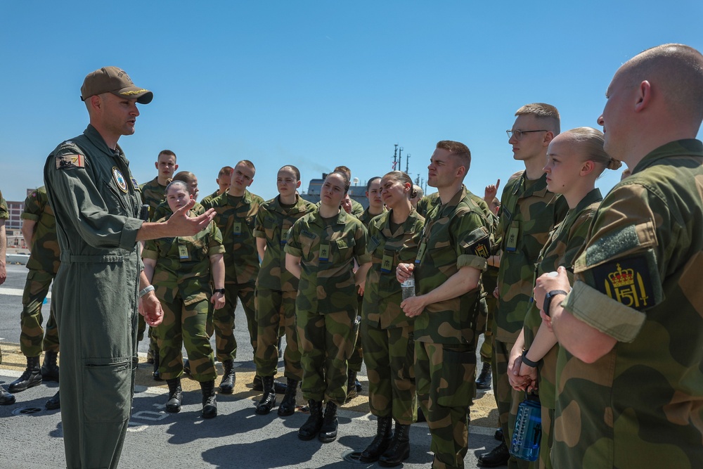 His Majesty The King’s Guard 3rd Company Tours USS Iwo Jima