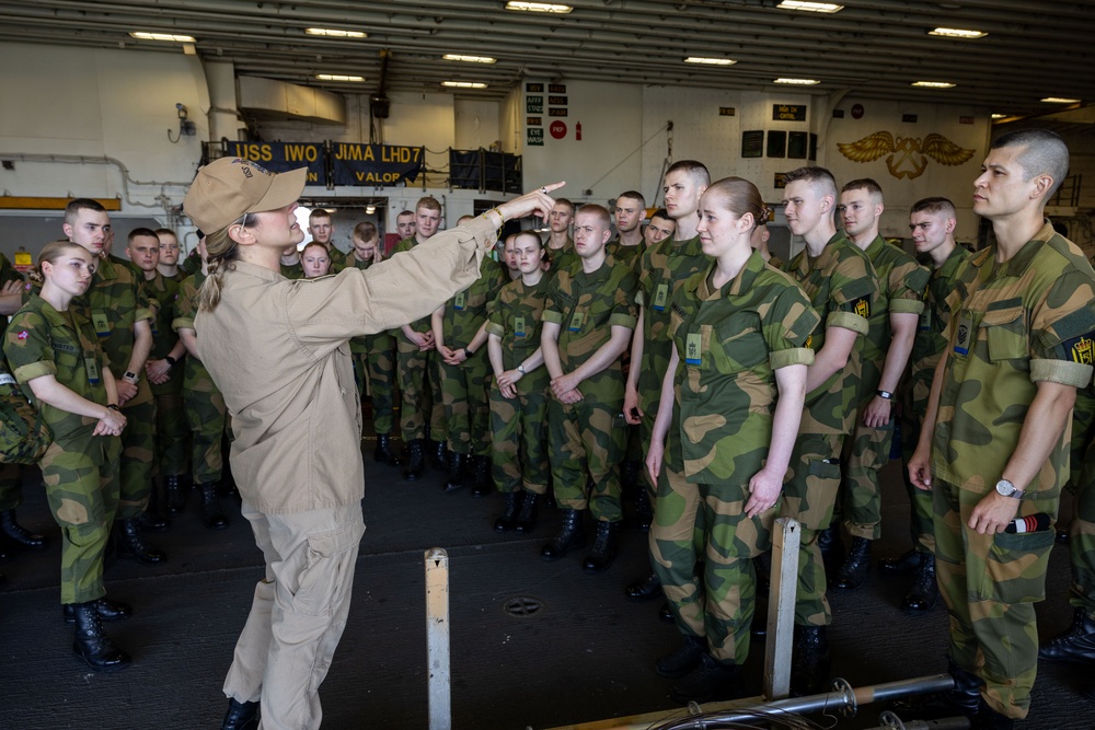 His Majesty The King’s Guard 3rd Company Tours USS Iwo Jima