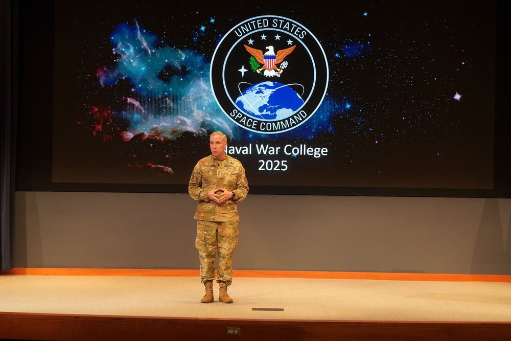 Commander, U.S. Space Command visits Naval War College
