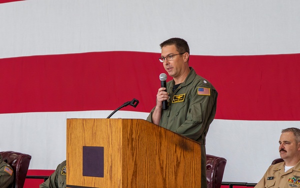 Bloodhounds Welcome Carmody as He Assumes Command of VX-30