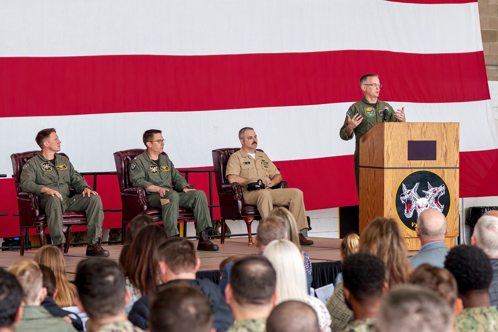 Bloodhounds Welcome Carmody as He Assumes Command of VX-30