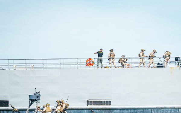 22nd MEU | Maritime Special Purpose Force Conducts VBSS