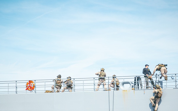 22nd MEU | Maritime Special Purpose Force Conducts VBSS